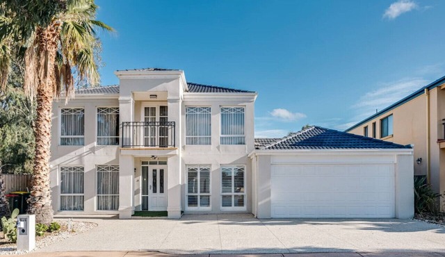 StayAU Family Group 6BR Oasis Sanctuary