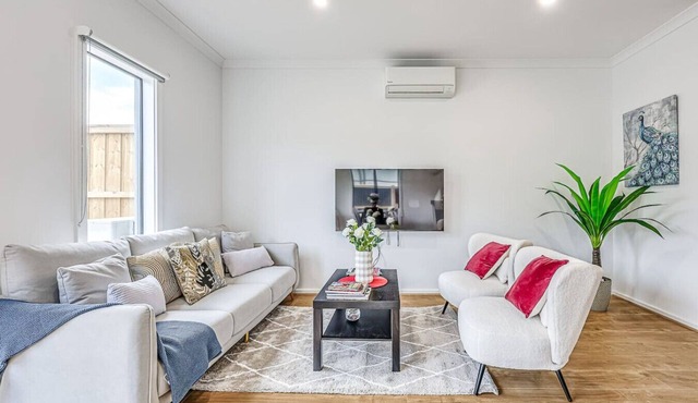 StayAU Fresh Modern 5BR Retreat Netflix in Berwick