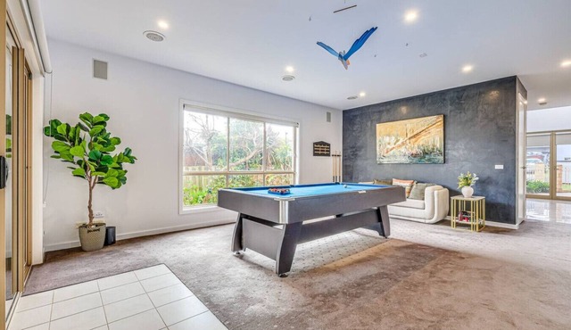 StayAU Newly Coastal 5BR Escape w/Pool Table