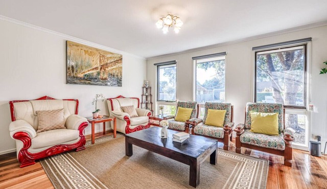 StayAU Newly Comforts 3BRM Pet Friendly Cranbourne