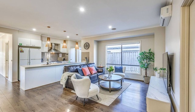 StayAU Pakenham 5 BRM Hidden Oasis Pet-friendly