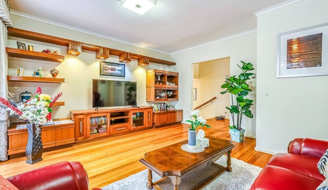 StayAU Pet-Friendly 4BR Retreat in Balwyn North