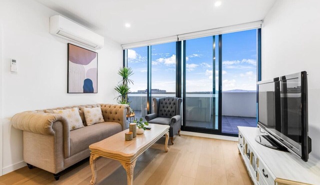 StayAU Spacious 2BR Stunning Sunset Views