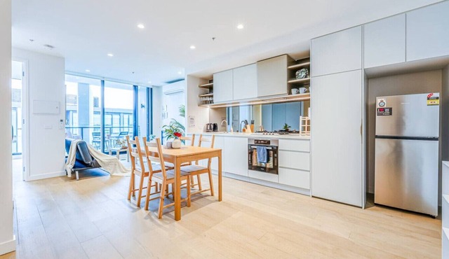 StayAU Stunning 180° City Views Mel CBD