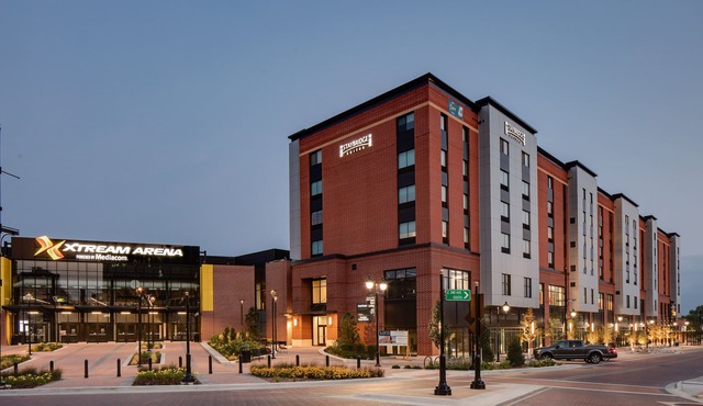 Staybridge Suites Iowa City Coralville by IHG