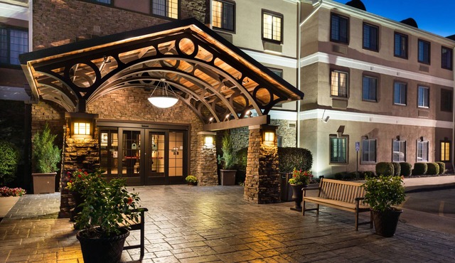 Staybridge Suites O'Fallon Chesterfield by IHG