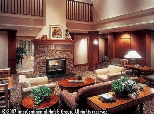 Staybridge Suites Oakville Burlington by IHG