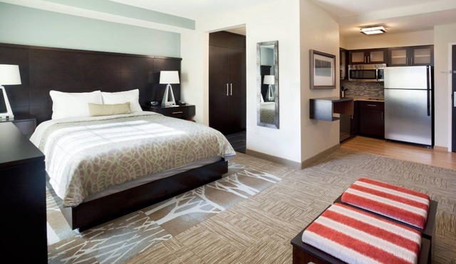 Staybridge Suites! Free Breakfast, Indoor Pool, Studio Near Great Lakes Crossing Outlets!