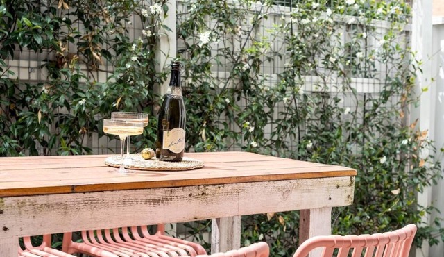 StayCentral - Brunswick Boutique - Brunswick Rd, Brunswick - 2 bedrooms, 2 Beds, 1 Bathroom and free street parking