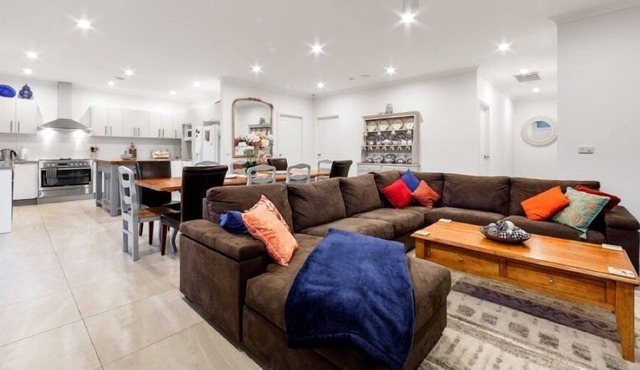 StayCentral - Luxurious Mansion (Rosanna) - 23 Lower Plenty Road Rosanna Victoria 3084