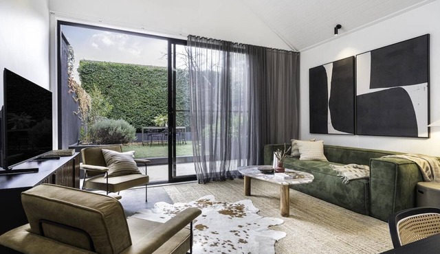 StayCentral - Poets Corner in Elwood - Burns St, Elwood, VIC - 4 Bedrooms, 4 Beds, 2 Bathrooms, Street parking available (none allocated).