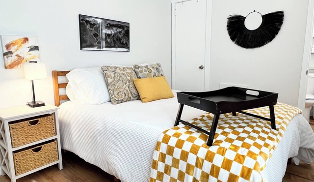 StayClosePets, ground lvl, Queen, 30days+