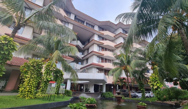 Staying at Cilandak Hotel & Apartment