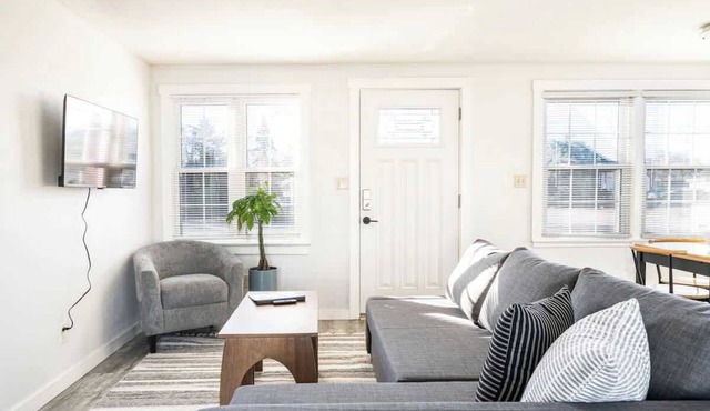 #StayinMyDistrict Depot Bench Near Downtown BSU