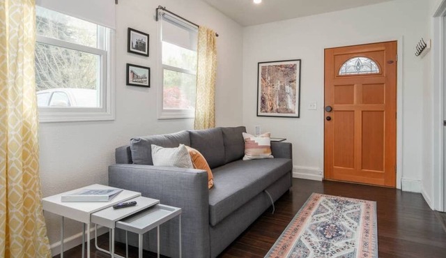 #StayinMyDistrict Kenton Private Guest House