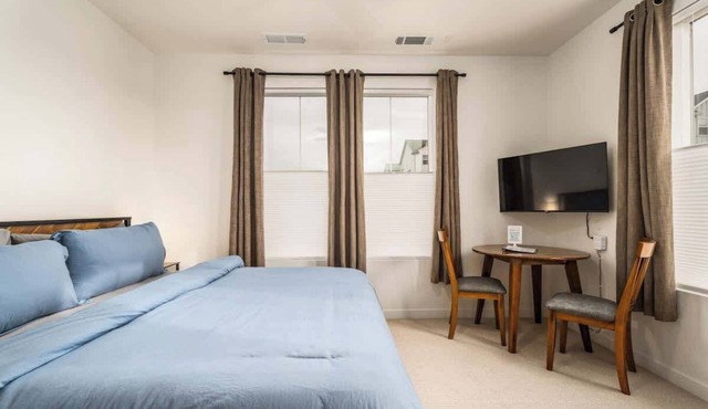 #StayinMyDistrict King Studio Near The Village