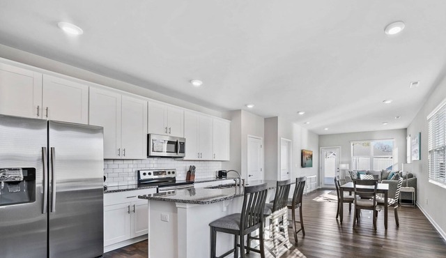 StaysByWalker 2BR TownHome | King Beds/Fenced Yard