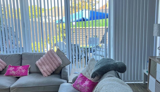 Staysolihull, Large Spacious Corner House,