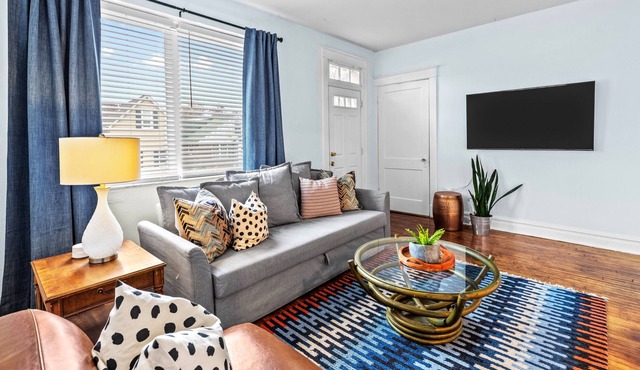 StaySTL*Safe Neighborhood*Stylish Apt*W/D*Parking