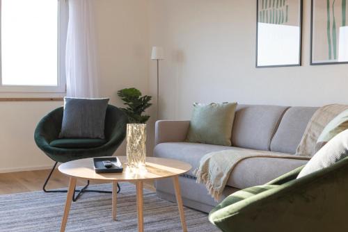STAYY On Top Penthouse-Apartment near Airport