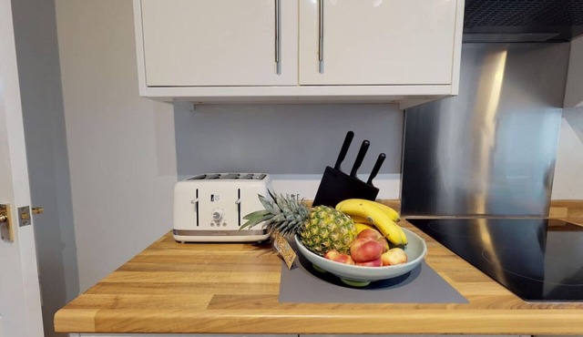 StayZo 2BR House Accommodation in Peterborough