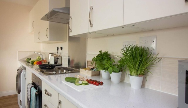 Stayzo Castle Penthouse 17 - A Clean Fresh Modern Apartment With Free Wi-fi