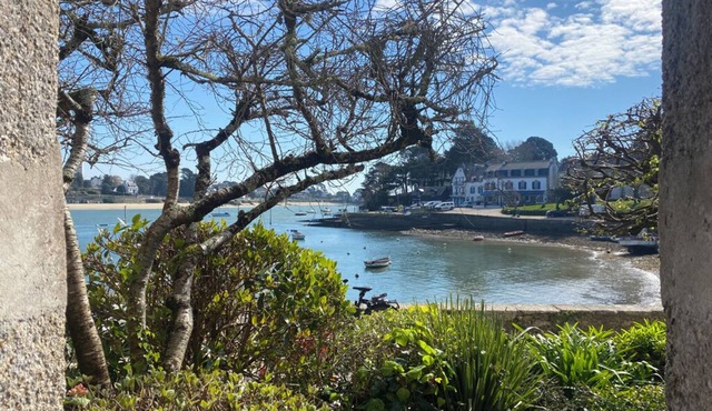 Ste Marine T2 with Private Terrace & Port View, Authentic Breton Stay