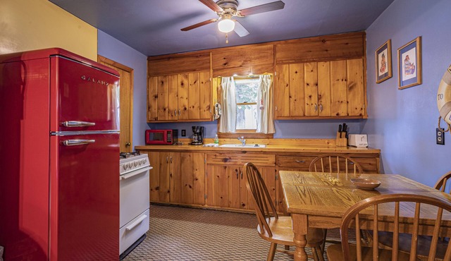Steamboat Bay Cabin 5 - couples getaway