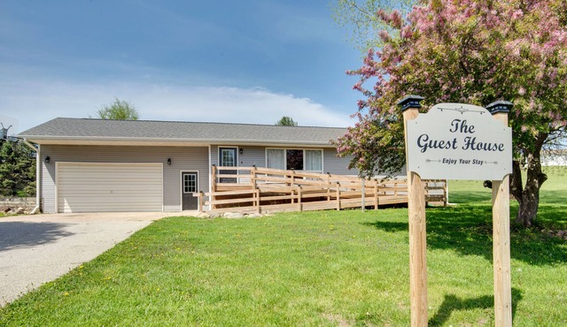 Steamboat Rock Home ~ 3 Mi to Pine Lake State Park