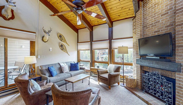 Steamboat Springs condo with pool, hot tub & balcony