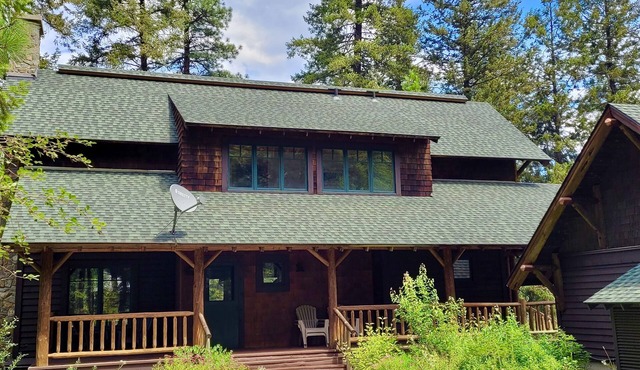 Steelhead Lodge in Mazama-Close to ski trails at the base of the North Cascades!