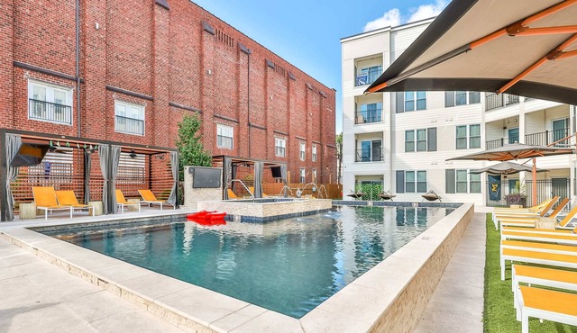 Steelyard - Modern Soulard Apts with Pool by Zencity