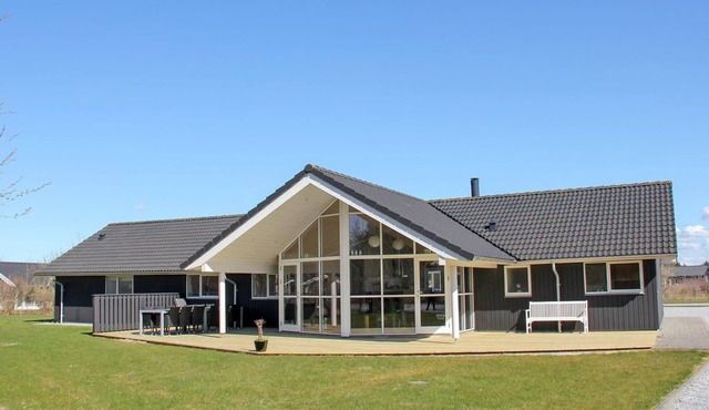 "Steen" - 800m from the sea by Interhome