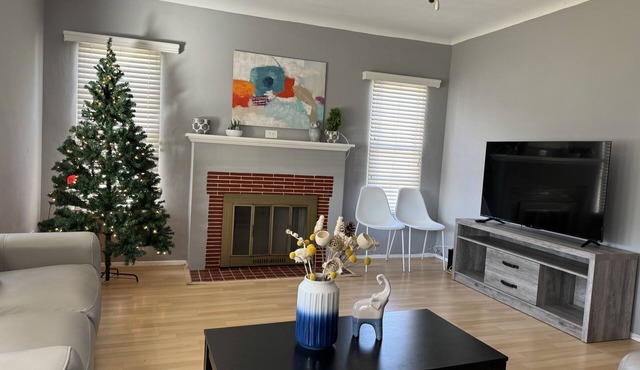 Stellar 3 bedrooms 2 baths house near USC, Pasadena, Downtown LA and Hollywood