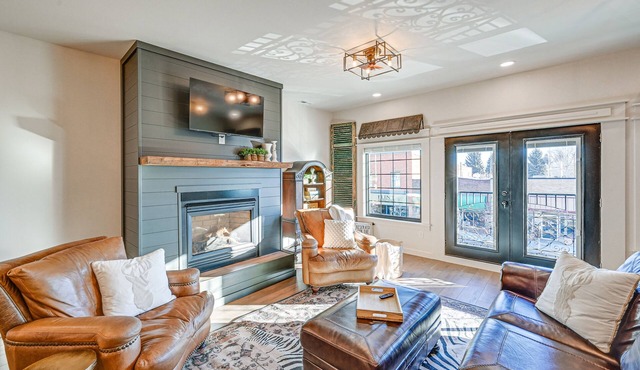 Stellar Craig Apartment - Walk to Restaurants!