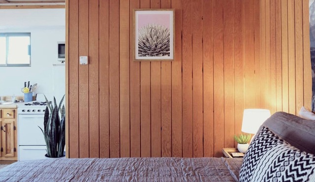 Stellar Jay Studio (Unit 10) at Lake Front Cabins