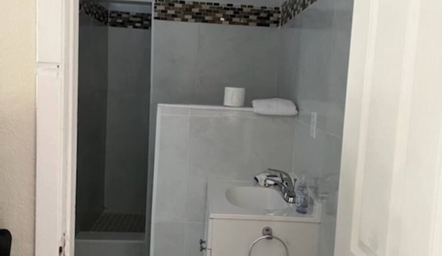 Stellar location 3 bedroom, 3 bath, sleeps 10