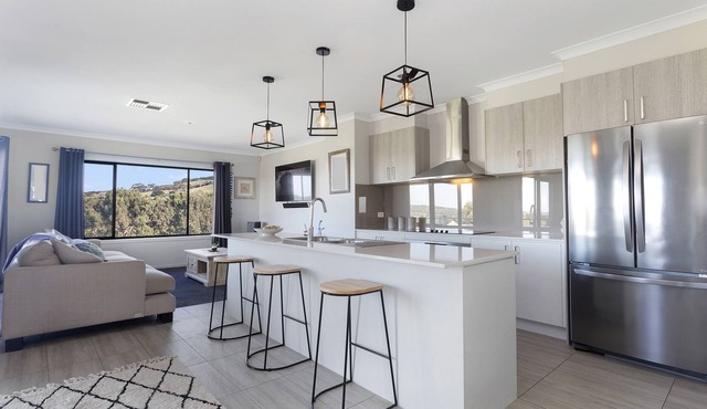 Stellavista - Great views, wifi, easy walk to beach and town