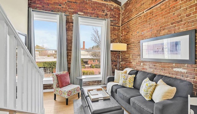 Stemmerman Suite on Front! Perfect location in the Heart of Downtown!