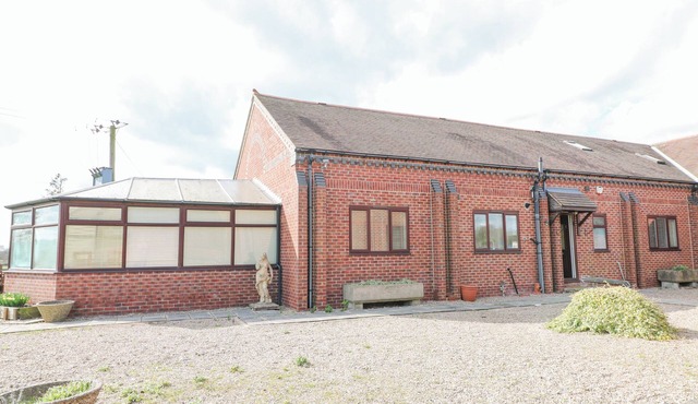 STENSONHILL LODGE, pet friendly, with hot tub in Derby