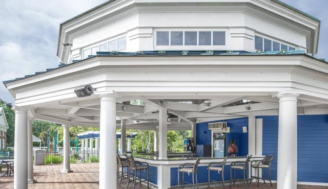 Step Back in Time! Near Governor’s Palace, Kitchen, Pool, Fitness Center