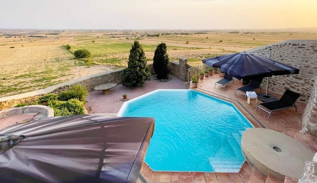 Step Back to the Medieval 16th Century just 1 hour from Barcelona Center!