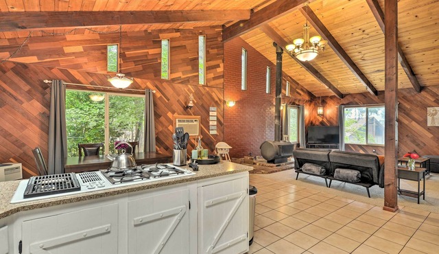 Step-free Hawkins Bar Home Near Trinity River