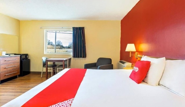 Step into Loghurst History with Private Stay and Free Parking