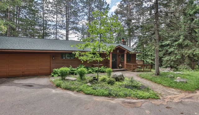 Stepaway Vacation Rentals- Schneider Cabin