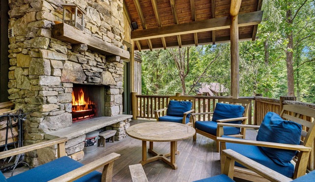 Stepping Stone | Pet Friendly & 5-Minutes to Town!