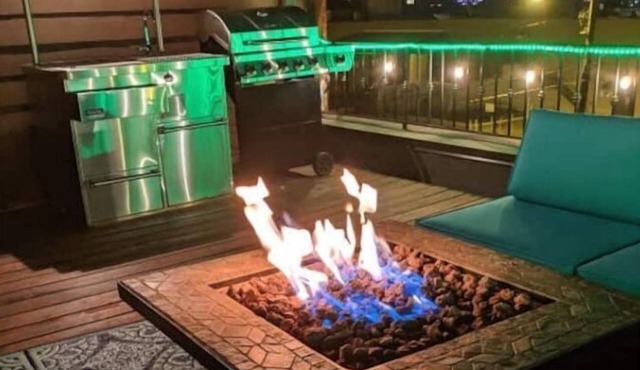 Steps 2 Nightlife Rooftop Deck View Private Garage