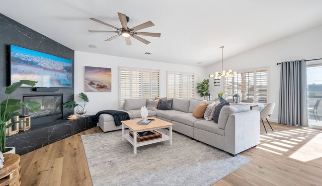 Steps Away From Pismo Beach with Poker/Foosball Table/EV Charger/BBQ grill