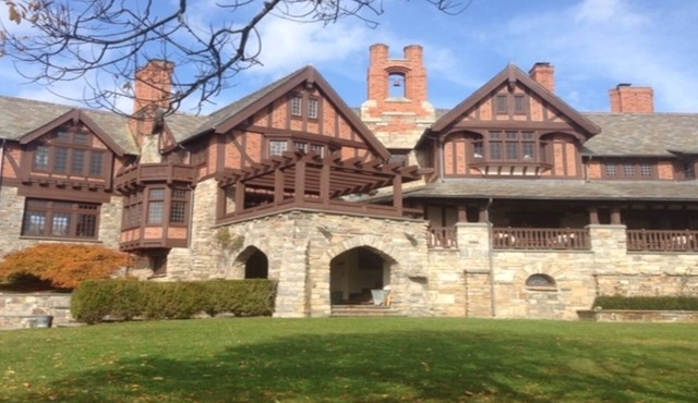 Steps from East Beach-4 Bedrooms