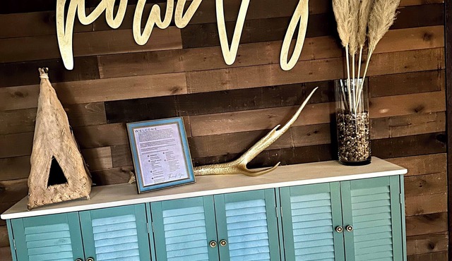 Steps from Main Street and 10-15 minute walk to the roundup grounds.